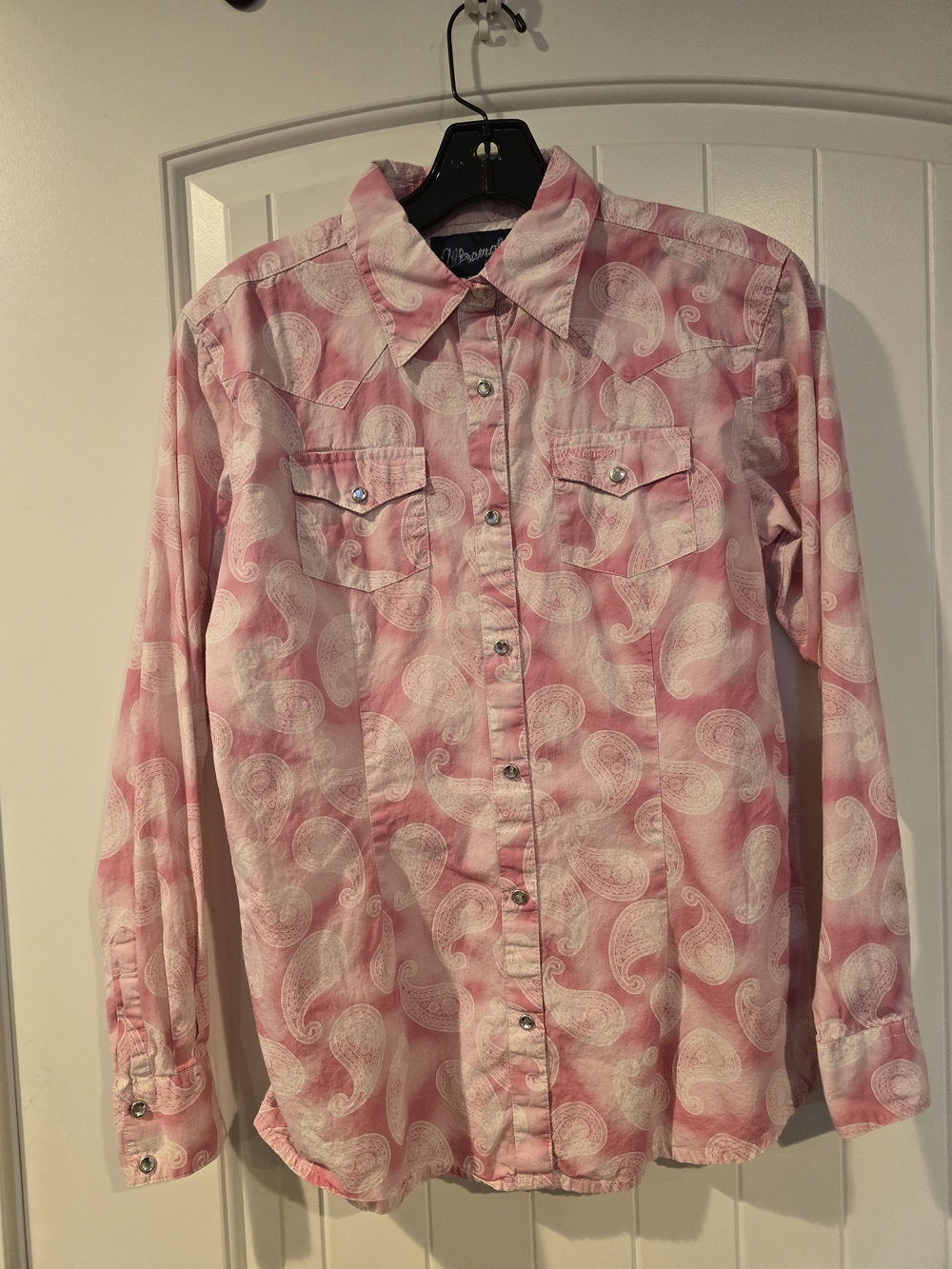 Wrangler Women's Pink Paisley Western Pearl Snap Shirt Size Small - Picture 2 of 6